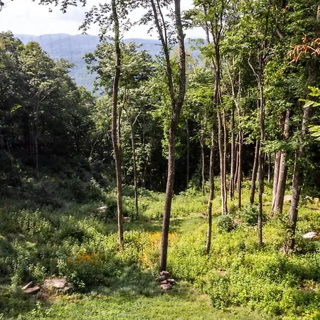 The Four One Two Lodge At Eagles Nest